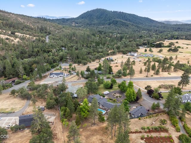 555 Grouse Creek Road, Grants Pass, OR 97526