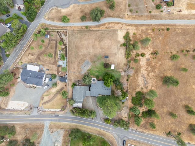 555 Grouse Creek Road, Grants Pass, OR 97526