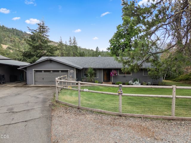 555 Grouse Creek Road, Grants Pass, OR 97526