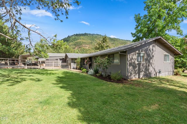555 Grouse Creek Road, Grants Pass, OR 97526