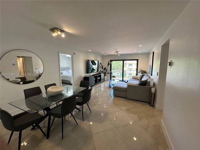 9301 SW 92nd Avenue C320, Miami, FL 33176