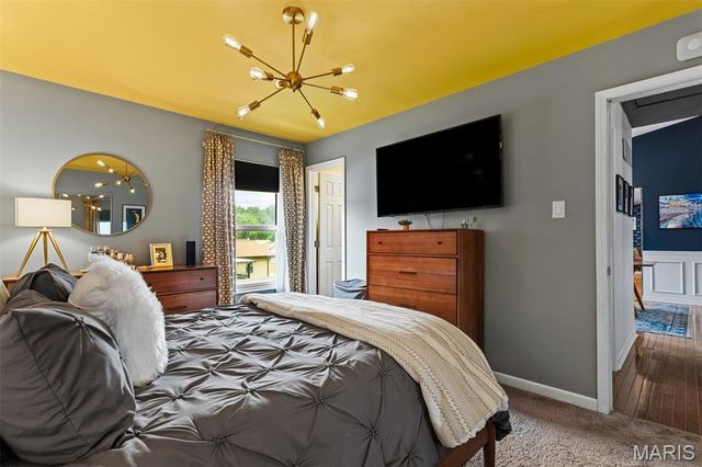 2126 England Town Road, Oakville, MO 63129