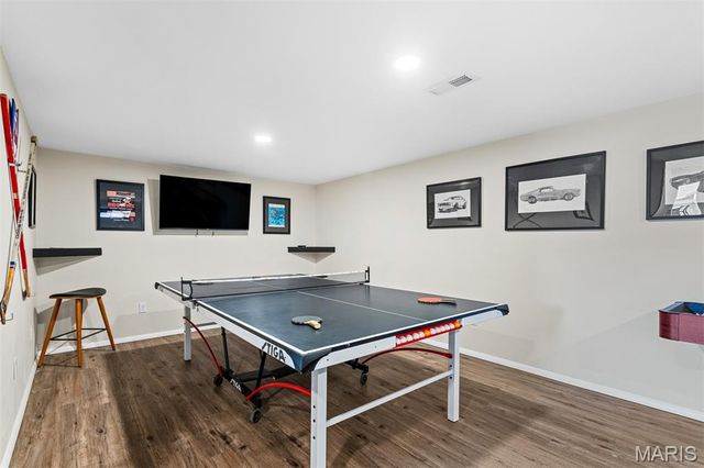 2126 England Town Road, Oakville, MO 63129