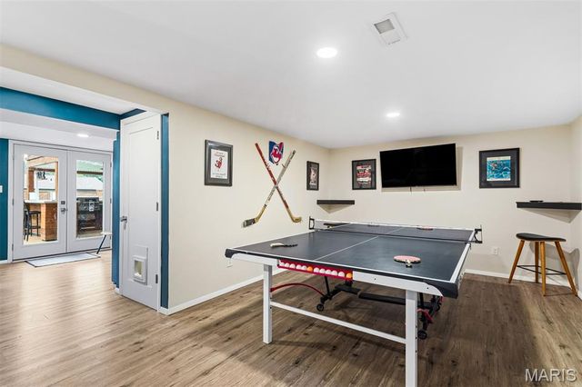 2126 England Town Road, Oakville, MO 63129