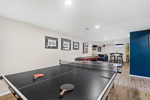 2126 England Town Road, Oakville, MO 63129