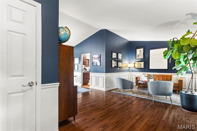 2126 England Town Road, Oakville, MO 63129