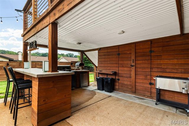 2126 England Town Road, Oakville, MO 63129