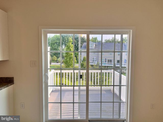 654 JACOBSEN CIR, Newark, DE 19702
