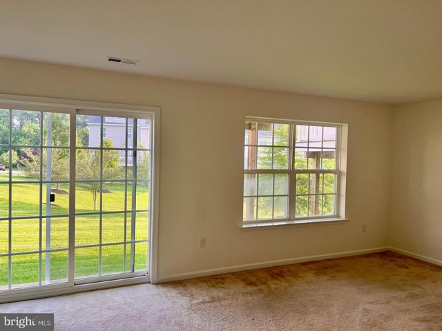 654 JACOBSEN CIR, Newark, DE 19702