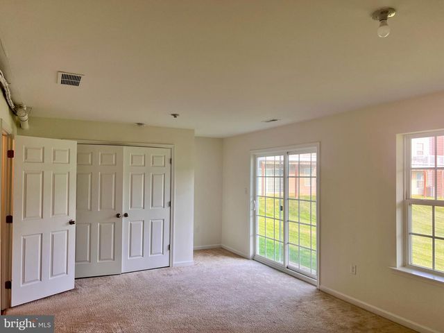 654 JACOBSEN CIR, Newark, DE 19702