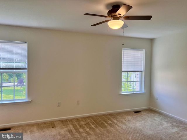 654 JACOBSEN CIR, Newark, DE 19702