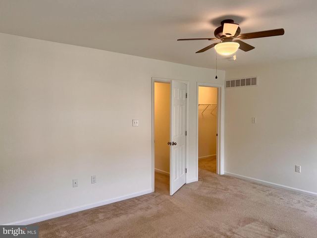 654 JACOBSEN CIR, Newark, DE 19702