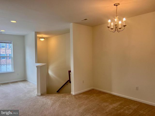 654 JACOBSEN CIR, Newark, DE 19702