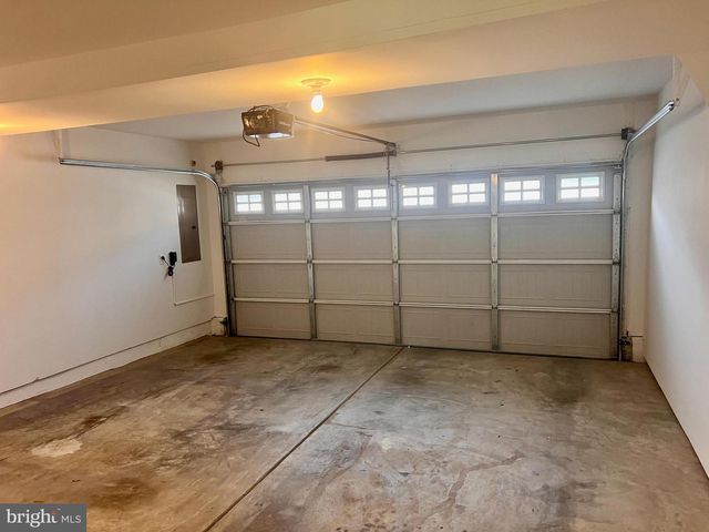 654 JACOBSEN CIR, Newark, DE 19702
