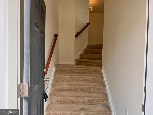 654 JACOBSEN CIR, Newark, DE 19702