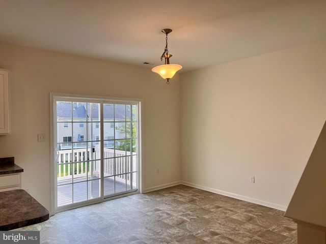 654 JACOBSEN CIR, Newark, DE 19702