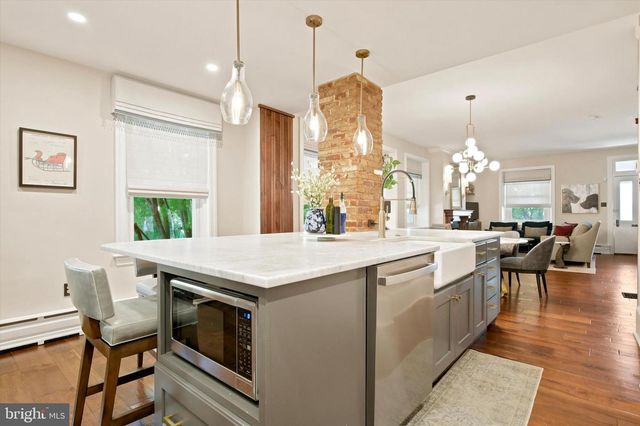 50 W HIGHLAND AVE, Philadelphia, PA 19118