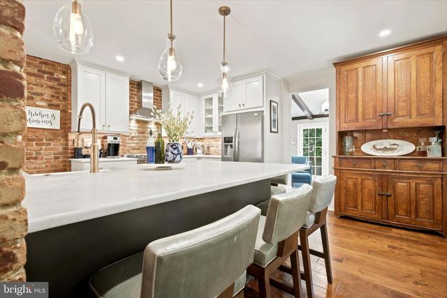 50 W HIGHLAND AVE, Philadelphia, PA 19118