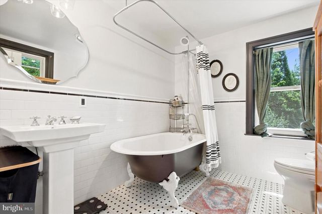 50 W HIGHLAND AVE, Philadelphia, PA 19118