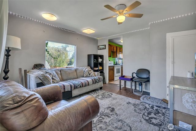 5015 S Thompson Avenue, Tacoma, WA 98408