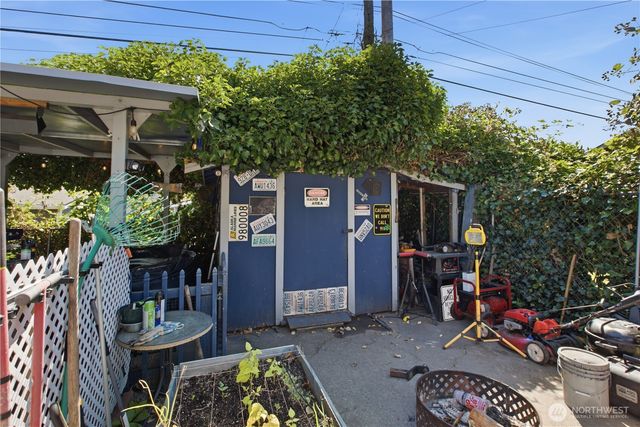 5015 S Thompson Avenue, Tacoma, WA 98408