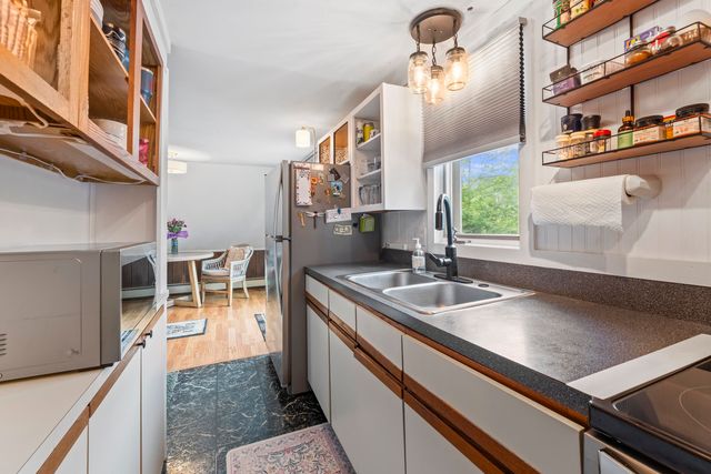 19 North Road, North Hampton, NH 03862