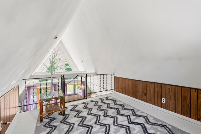 19 North Road, North Hampton, NH 03862