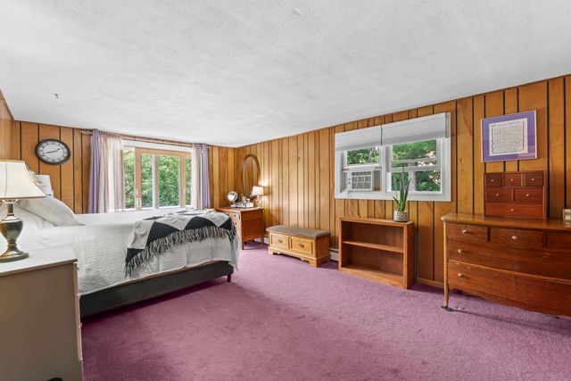 19 North Road, North Hampton, NH 03862
