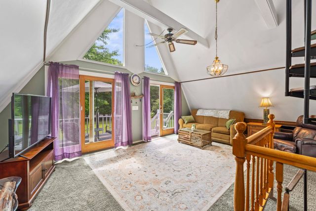 19 North Road, North Hampton, NH 03862