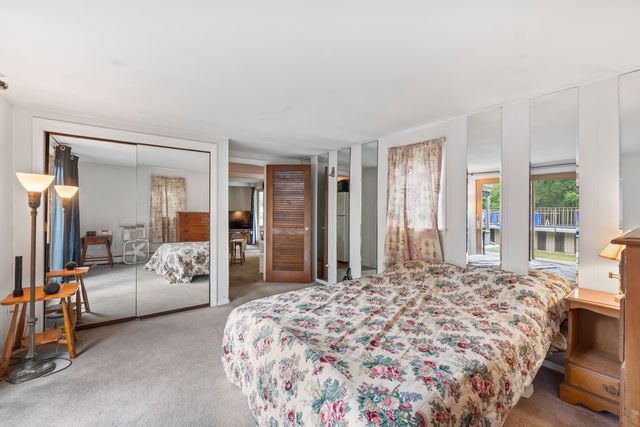 19 North Road, North Hampton, NH 03862