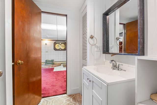 19 North Road, North Hampton, NH 03862