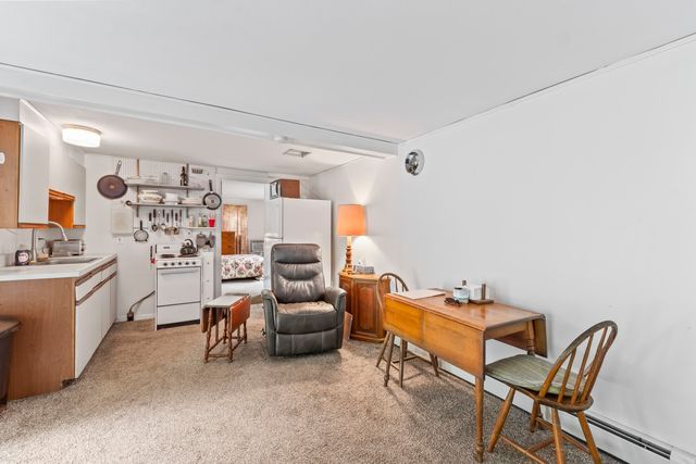19 North Road, North Hampton, NH 03862