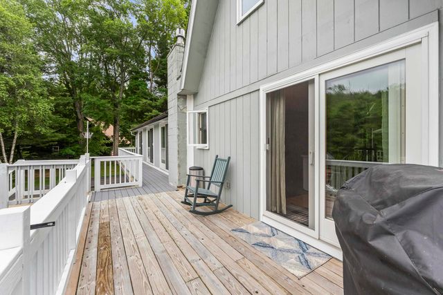 19 North Road, North Hampton, NH 03862