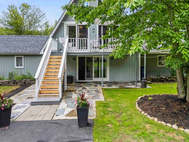 19 North Road, North Hampton, NH 03862