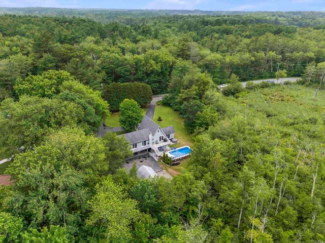 19 North Road, North Hampton, NH 03862