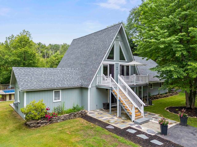 19 North Road, North Hampton, NH 03862