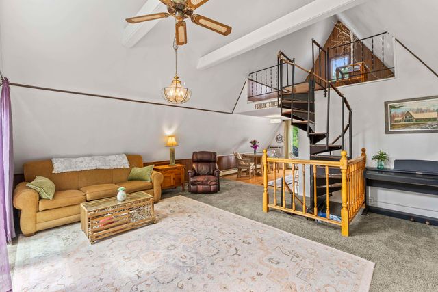 19 North Road, North Hampton, NH 03862
