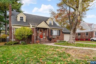 69 Hamilton Road, Teaneck, NJ 07666