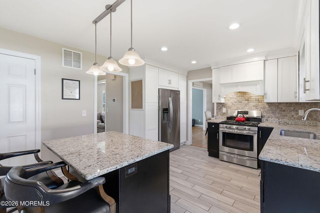 111 Heights Terrace, Middletown, NJ 07748