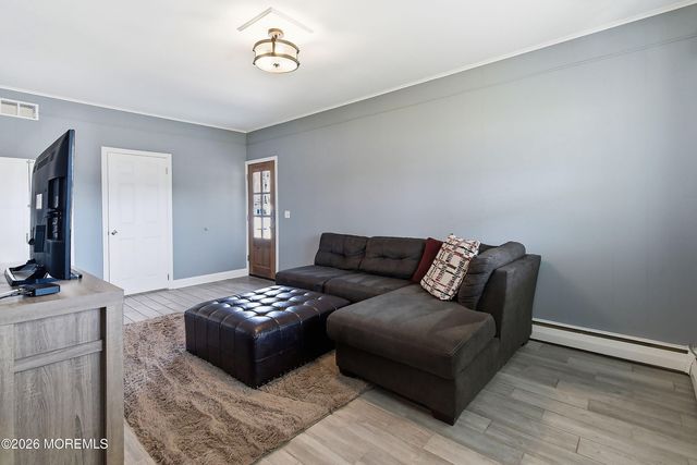 111 Heights Terrace, Middletown, NJ 07748