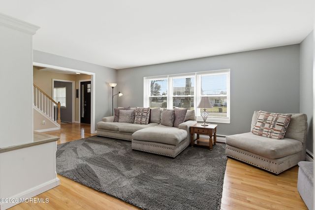 111 Heights Terrace, Middletown, NJ 07748