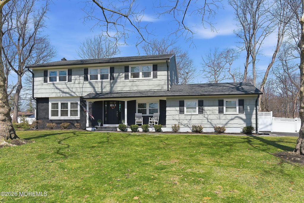 111 Heights Terrace, Middletown, NJ 07748