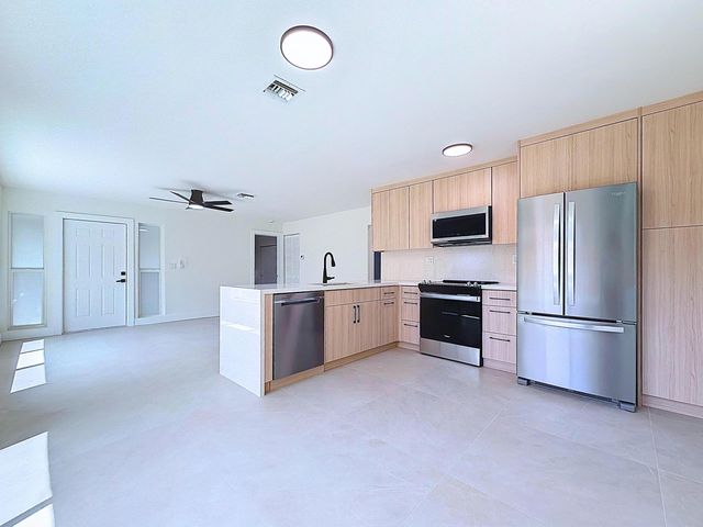 224 NE 23rd Avenue 3, Pompano Beach, FL 33062