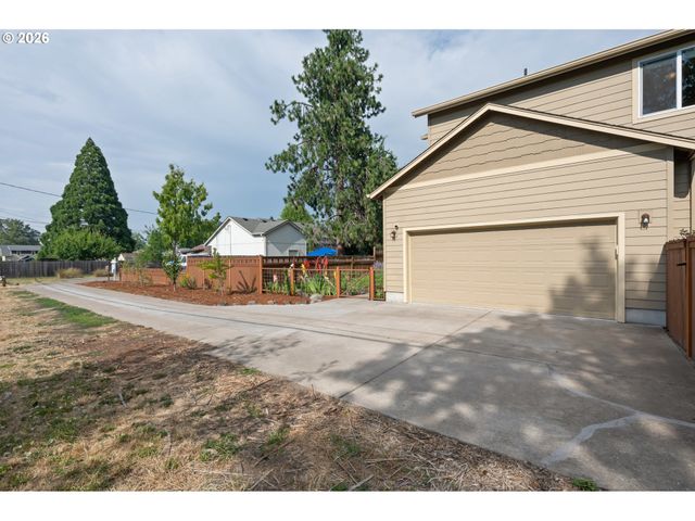 1148 W 21ST Ave, Eugene, OR 97405