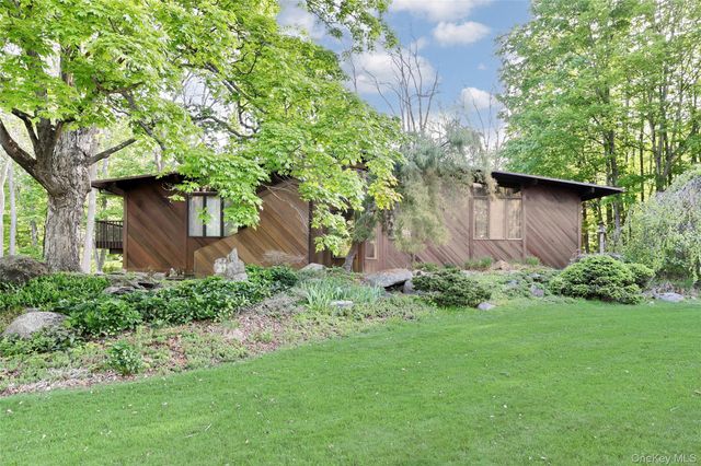 24 Spook Rock Road, Suffern, NY 10901
