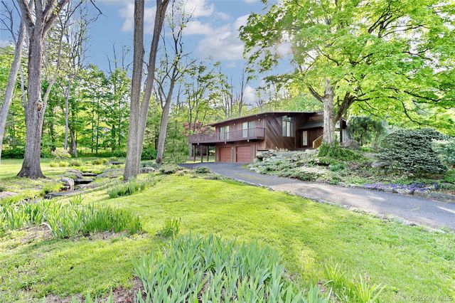 24 Spook Rock Road, Suffern, NY 10901