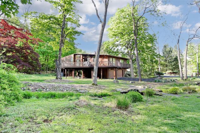 24 Spook Rock Road, Suffern, NY 10901