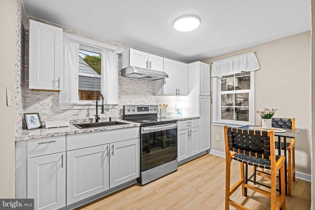 1 DIXIE DR, Penns Grove, NJ 08069