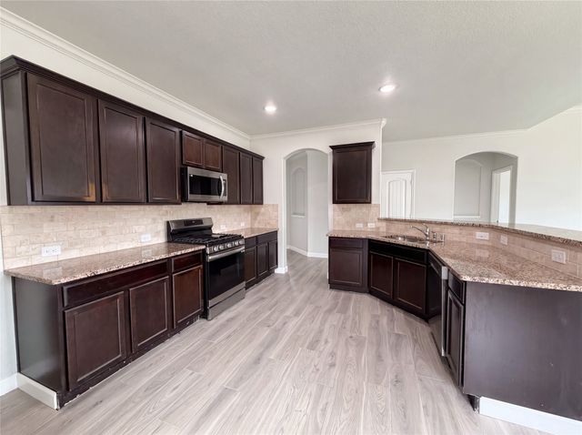 325 Pin Cushion Trail, Burleson, TX 76028