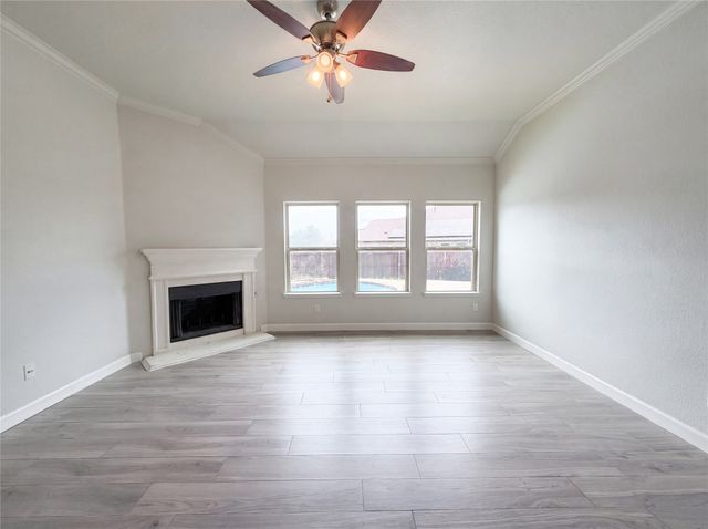 325 Pin Cushion Trail, Burleson, TX 76028